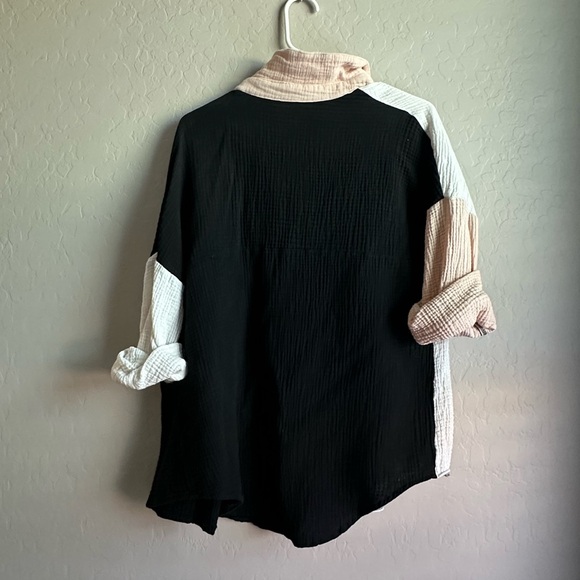 Colorblock Button-Up Shirt - Picture 2 of 2